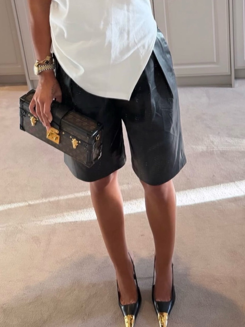 Sans Souci Black vegan leather jorts/shorts - Pleated Tailored Look S
